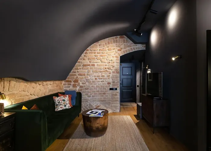 #stayhere - Historic Old Town Chic Апартаменти *